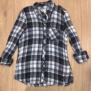 GAP plaid button down shirt